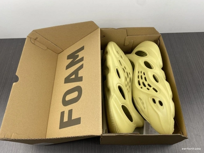 GV6775 Yeezy Foam RNNR Adidas Sulfur 0819